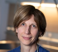 Dr. Julie Frère